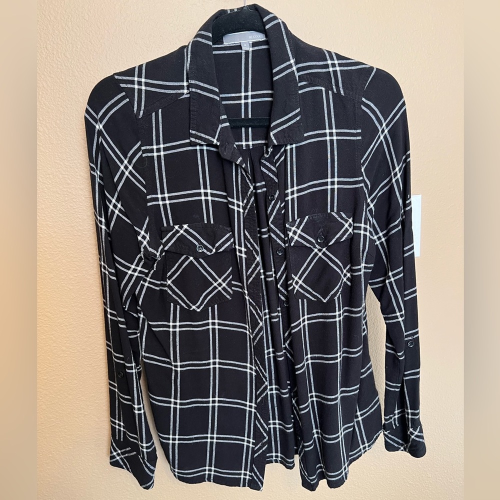 Flannel type button up sz M